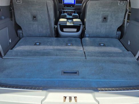 Used 2019 Lincoln Navigator Reserve image 17