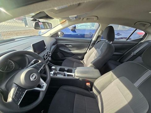 Used 2025 Nissan Sentra SV FWD image 4
