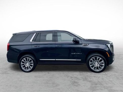 Used 2025 GMC Yukon Denali w/ Denali Reserve Package AWD/4WD image 4