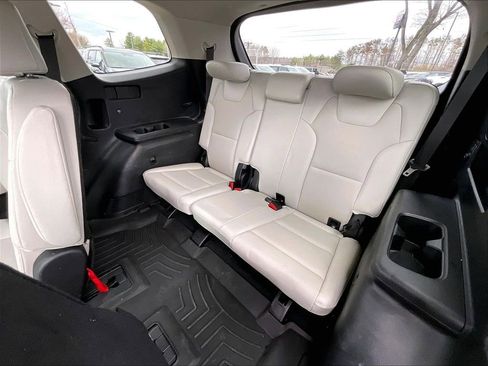 Used 2021 Kia Telluride S image 16