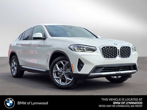 Used 2025 BMW X4 xDrive30i w/ Premium Package image 1