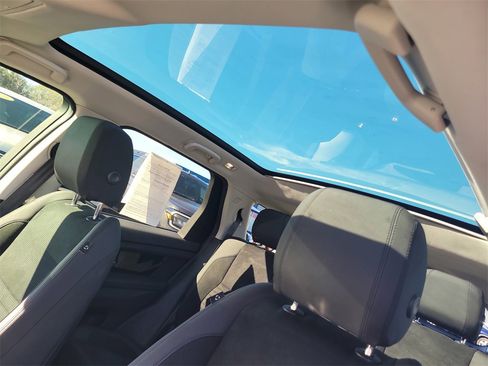 Used 2020 Land Rover Discovery Sport S image 21