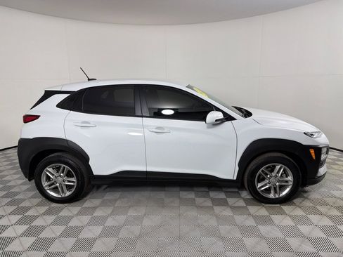 Used 2021 Hyundai Kona SE image 4