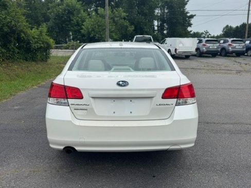 Used 2014 Subaru Legacy 2.5i Premium AWD/4WD image 5