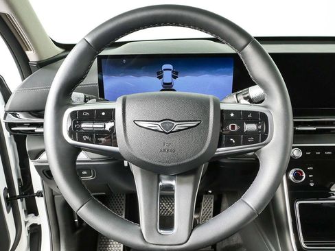 Used 2025 Genesis GV80 2.5T AWD/4WD image 9