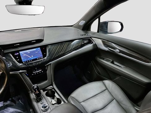 Used 2024 Cadillac XT6 Premium Luxury w/ Technology Package AWD/4WD image 25