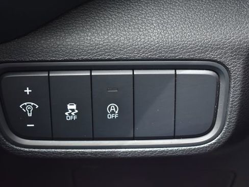 Used 2025 Kia Soul LX w/ LX Technology Package FWD image 18