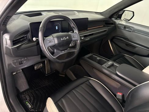 Used 2024 Kia EV9 GT-Line AWD/4WD image 18