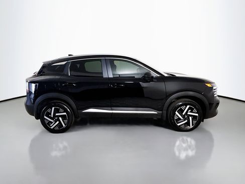 Used 2026 Nissan Kicks SV FWD image 11