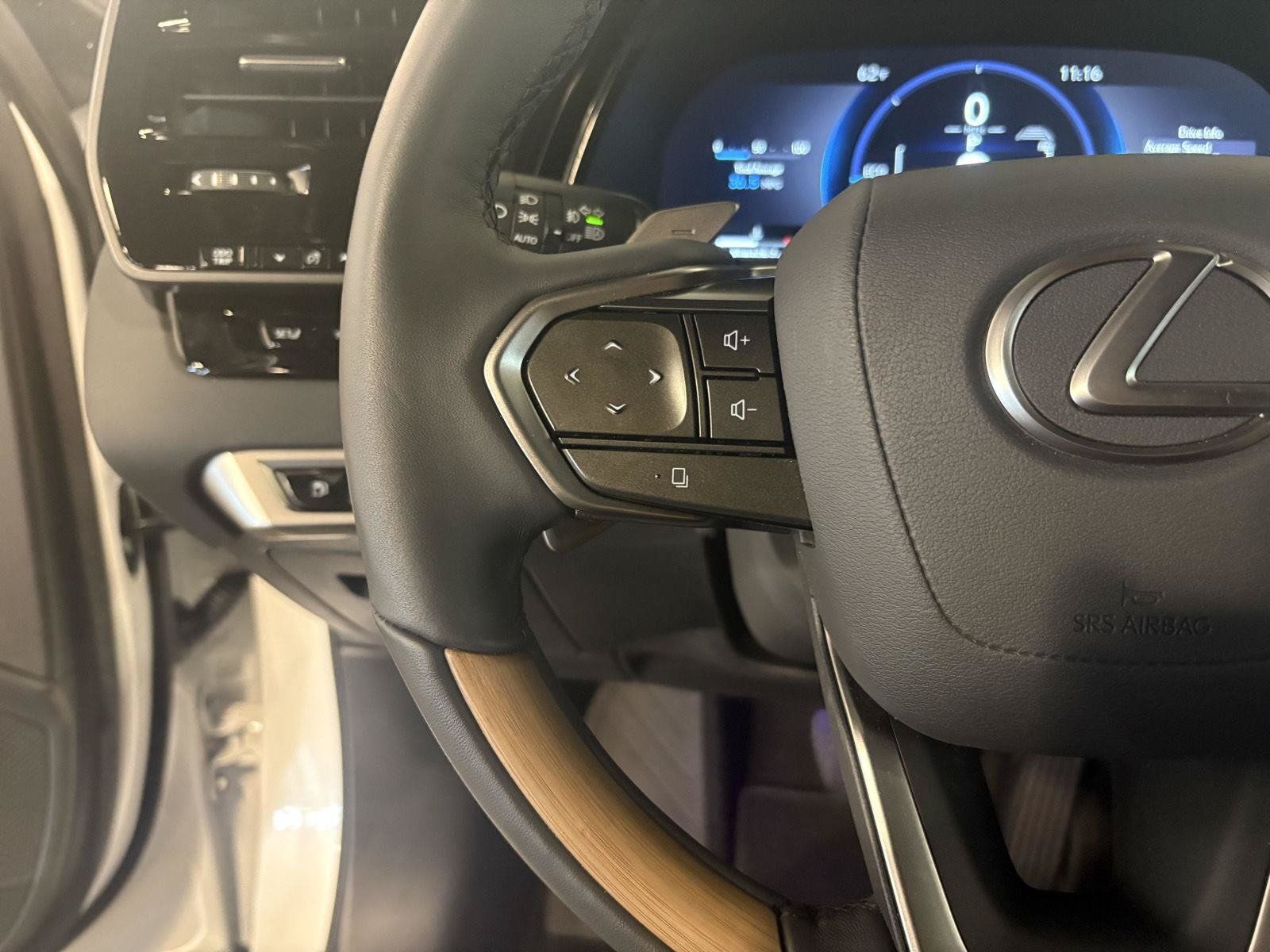Used 2026 Lexus RX 350 w/ Convenience Package AWD/4WD image 22
