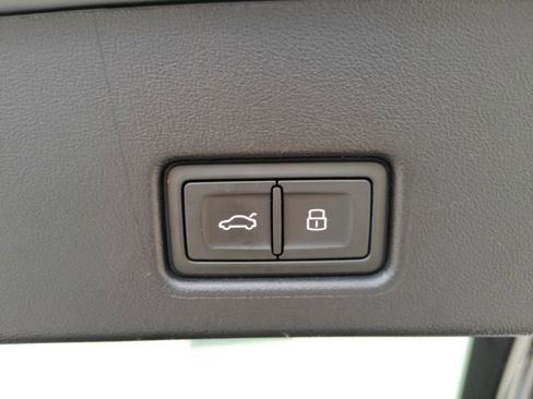 Used 2023 Audi Q4 e-tron Premium Plus w/ Premium Plus image 26