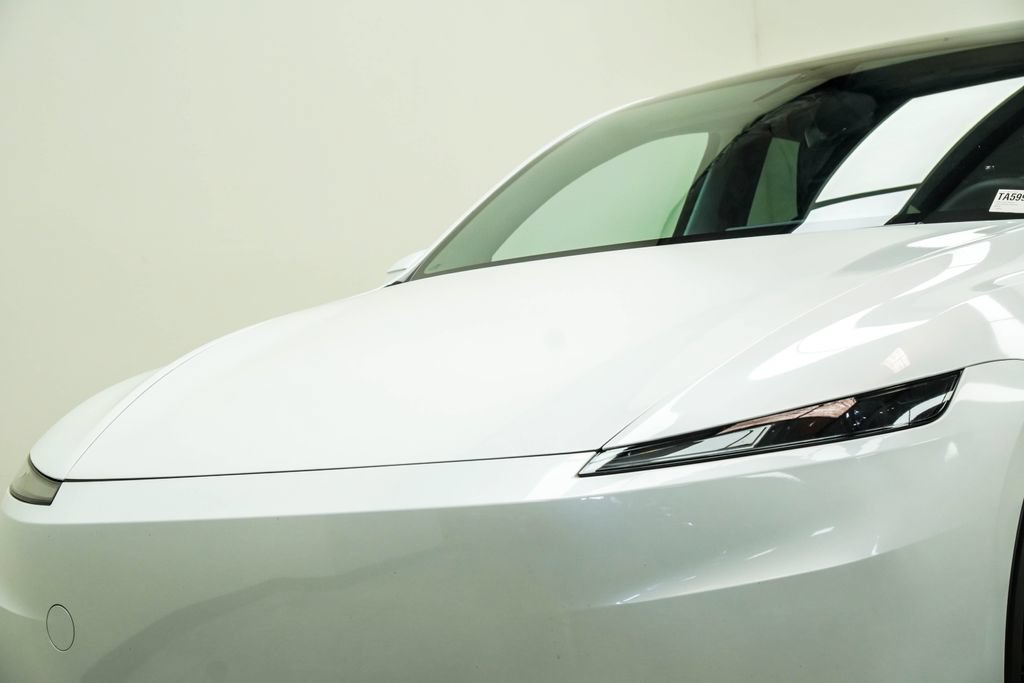 Used 2026 Tesla Model Y 2WD image 2