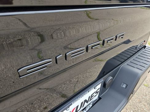 New 2026 GMC Sierra 1500 AT4 w/ Technology Package AWD/4WD image 40