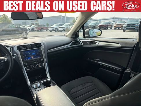 Used 2020 Ford Fusion SE FWD image 26