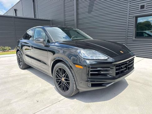 New 2026 Porsche Cayenne Coupe AWD/4WD image 9