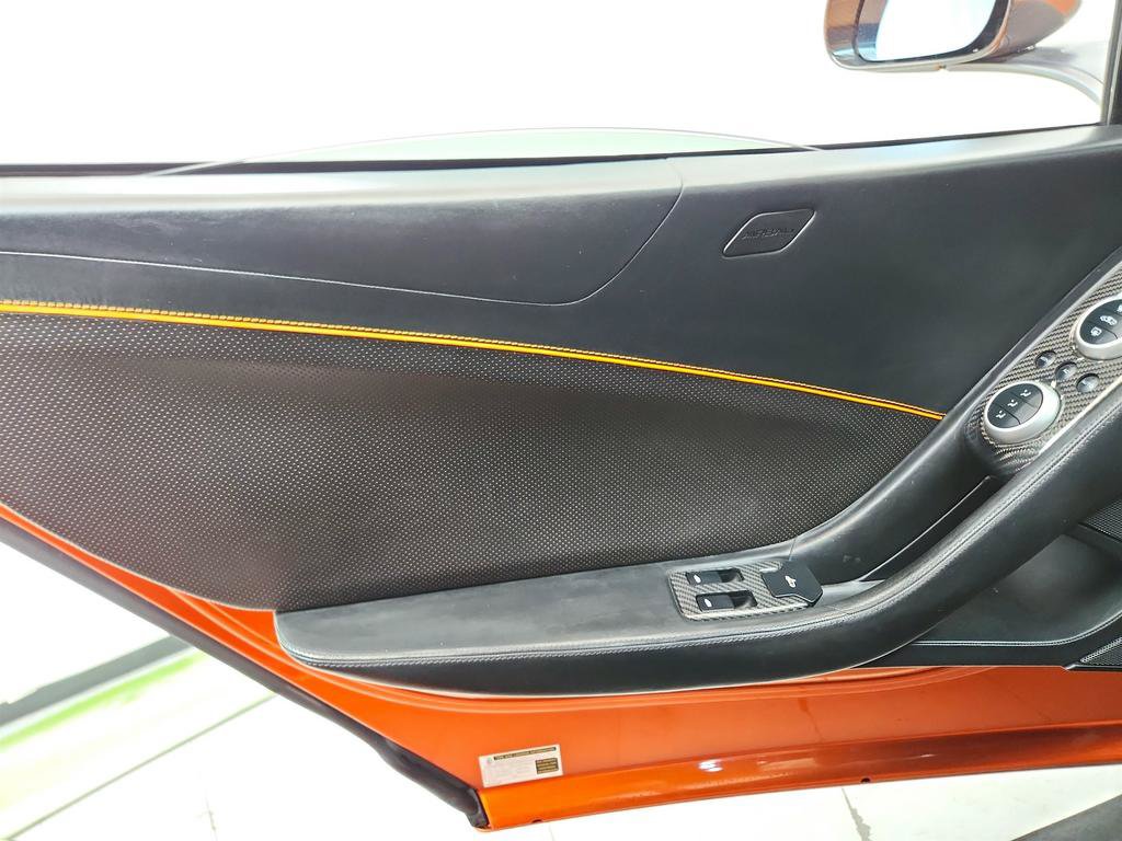 Used 2015 McLaren 650S Spider RWD image 22