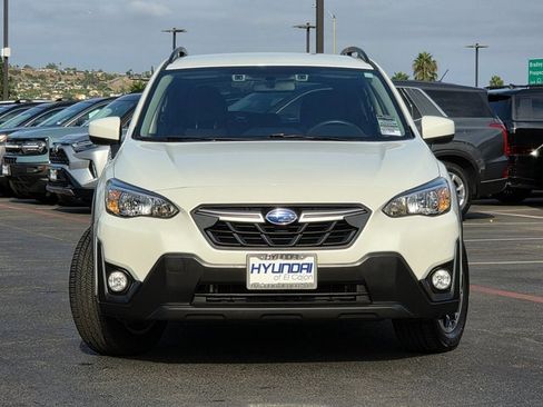 Used 2023 Subaru Crosstrek 2.0i Premium image 3