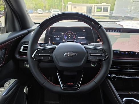 New 2026 Chevrolet Traverse RS w/ LPO, Floor Liner Package FWD image 17