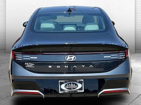 Used 2025 Hyundai Sonata SEL FWD image 6