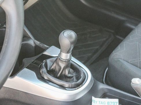 Used 2017 Honda Fit EX image 18