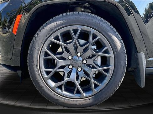 Certified 2023 Jeep Grand Cherokee L Summit AWD/4WD image 31