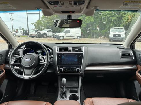 Used 2019 Subaru Outback 2.5i Touring AWD/4WD image 14