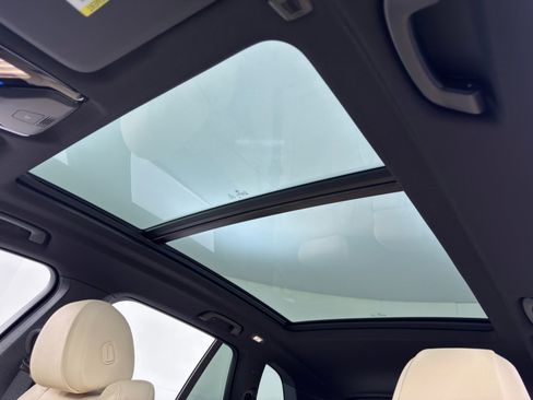 Used 2022 BMW X5 xDrive45e image 11