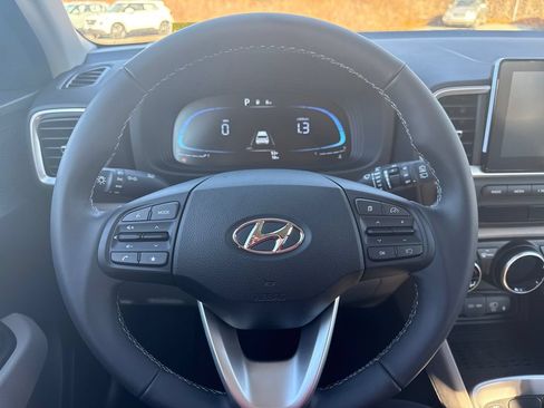 Certified 2026 Hyundai Venue SEL FWD image 20
