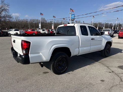Used 2022 Toyota Tacoma SR5 image 5
