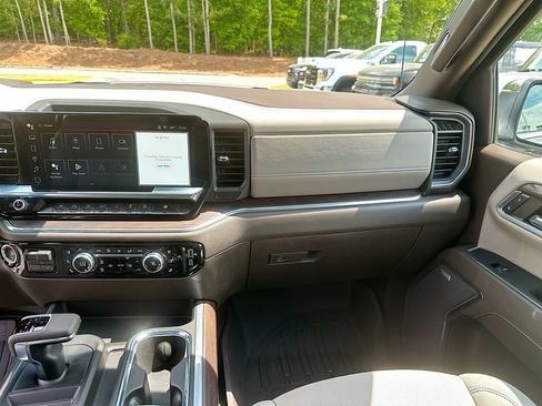 Used 2024 GMC Sierra 1500 SLT w/ SLT Premium Plus Package AWD/4WD image 20
