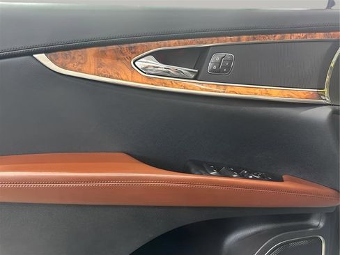 Used 2017 Lincoln MKX Reserve FWD image 11