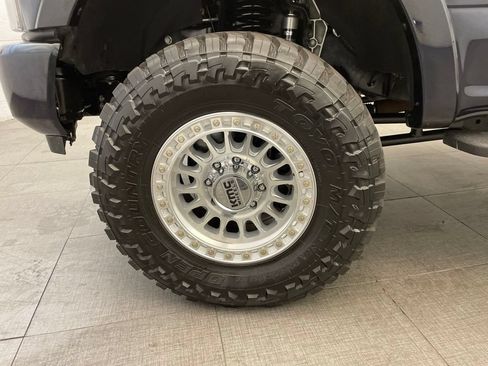 Used 2022 Ford F350 Platinum w/ Tremor Off-Road Package AWD/4WD image 9