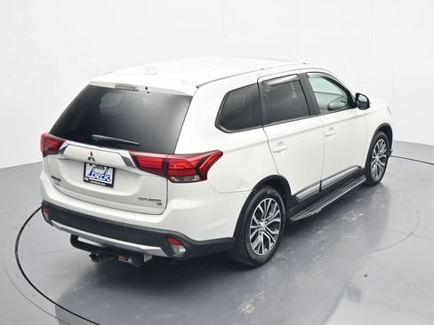 Used 2018 Mitsubishi Outlander SE FWD image 32