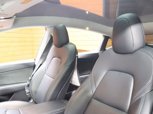 Used 2021 Tesla Model Y Long Range image 38