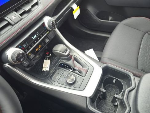 New 2025 Toyota RAV4 SE image 13