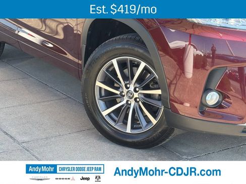 Used 2017 Toyota Highlander XLE AWD/4WD image 10