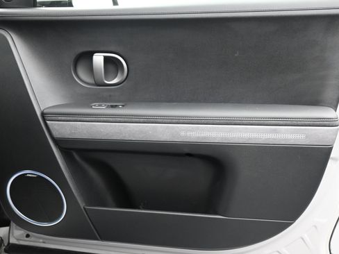 Used 2025 Hyundai Ioniq 5 Limited image 13