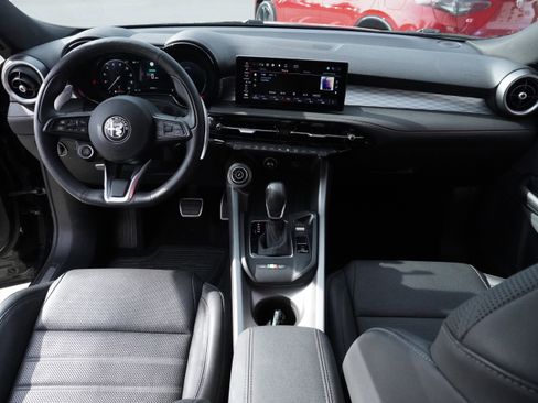 Used 2024 Alfa Romeo Tonale Veloce image 2