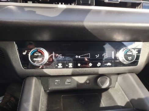 Used 2024 Mitsubishi Outlander FWD image 15