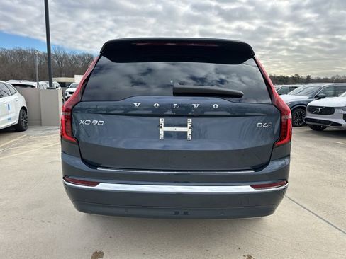 New 2026 Volvo XC90 B6 Core image 6