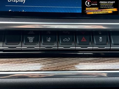 Used 2024 Chevrolet Silverado 2500 LT image 46