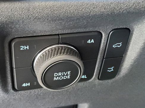 New 2025 Ford Expedition Platinum w/ Stealth Performance Package image 32