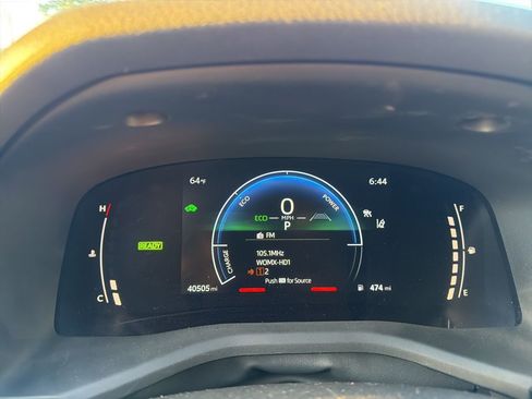 Used 2025 Toyota Camry LE image 12