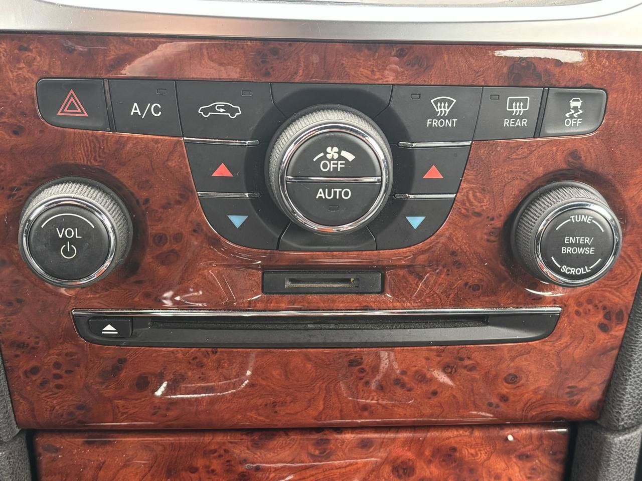 Used 2014 Chrysler 300 RWD image 13