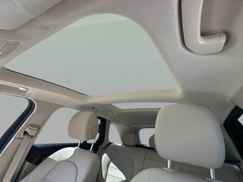 Used 2022 Mercedes-Benz GLC 300 w/ Premium Package Lite image 17