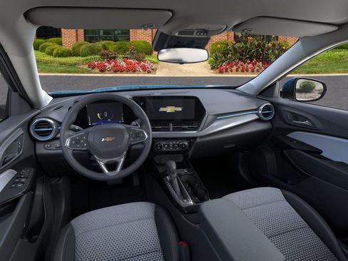 New 2026 Chevrolet Trax LT w/ Driver Confidence Package image 15