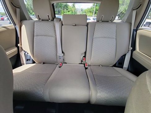 Used 2019 Toyota 4Runner SR5 AWD/4WD image 5