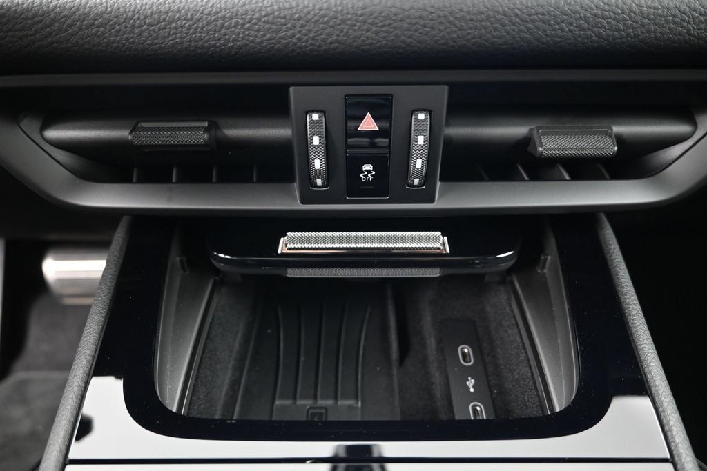 Certified 2026 Porsche Cayenne AWD/4WD image 18
