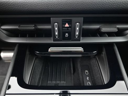 Certified 2026 Porsche Cayenne AWD/4WD image 18