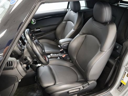 Used 2019 MINI Cooper S w/ Signature Upholstery Package image 4